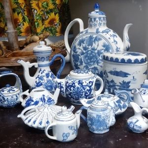 Vintage tea pots